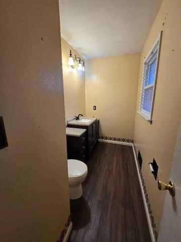 4117 S McCoy Street, Independence, MO 64055