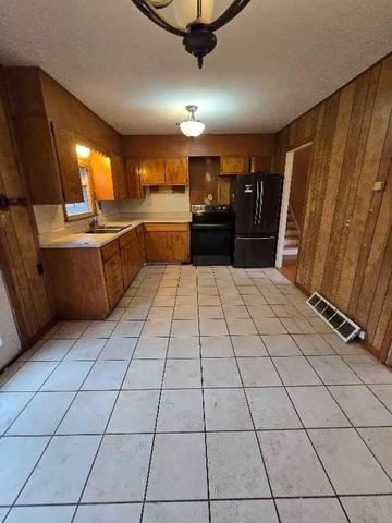 4117 S McCoy Street, Independence, MO 64055