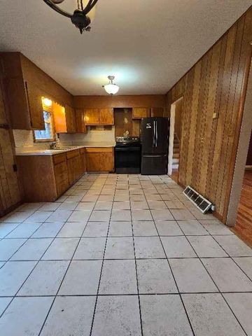 4117 S McCoy Street, Independence, MO 64055