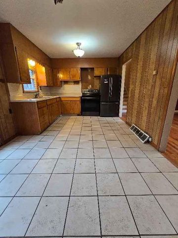 4117 S McCoy Street, Independence, MO 64055