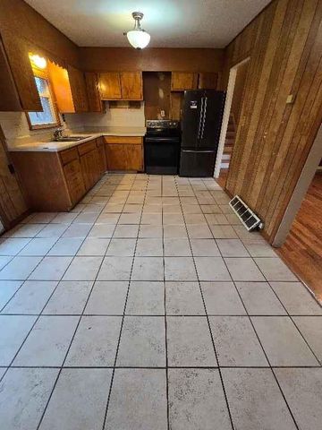 4117 S McCoy Street, Independence, MO 64055