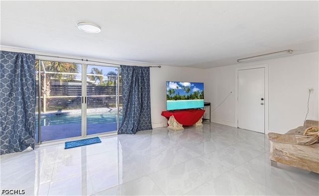 1637 Winkler AVE, Fort Myers, FL 33901