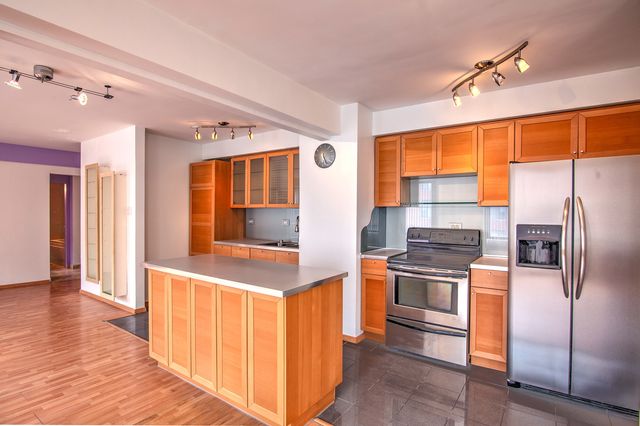 7355 S South Shore Drive 305, Chicago, IL 60649