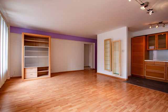 7355 S South Shore Drive 305, Chicago, IL 60649