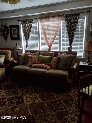 227 E College Street, Whiteville, NC 28472