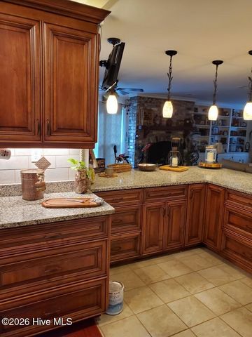 227 E College Street, Whiteville, NC 28472