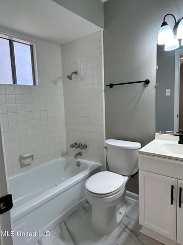 2307 Ladnier Road, Gautier, MS 39553