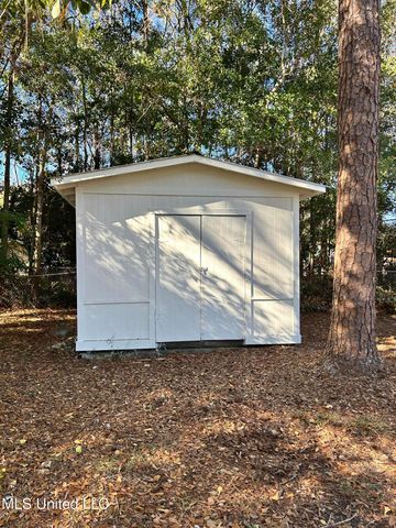 2307 Ladnier Road, Gautier, MS 39553