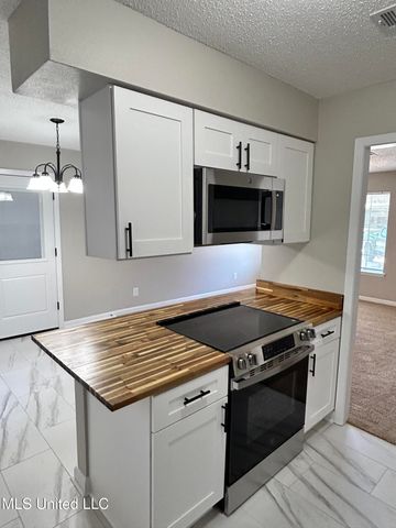 2307 Ladnier Road, Gautier, MS 39553