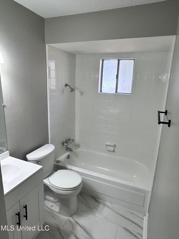 2307 Ladnier Road, Gautier, MS 39553