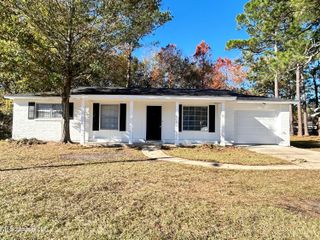 2307 Ladnier Road, Gautier, MS 39553
