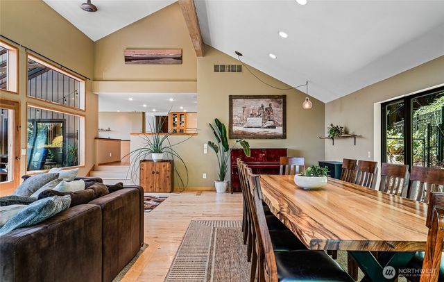 9426 SE 52nd Street, Mercer Island, WA 98040