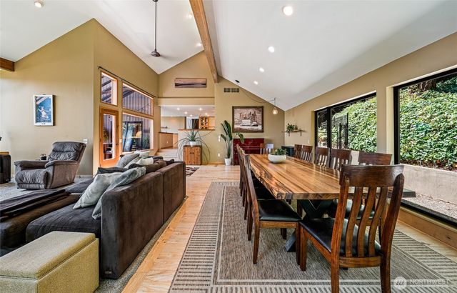 9426 SE 52nd Street, Mercer Island, WA 98040