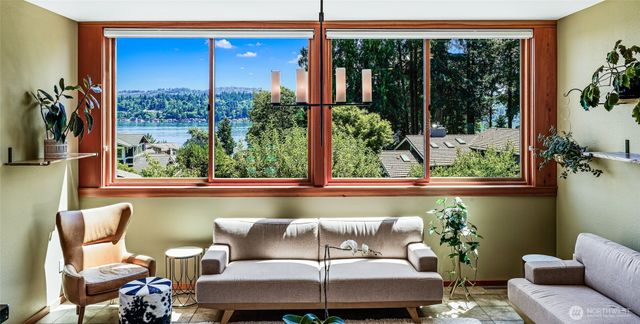 9426 SE 52nd Street, Mercer Island, WA 98040