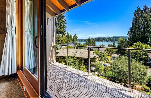 9426 SE 52nd Street, Mercer Island, WA 98040