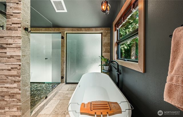 9426 SE 52nd Street, Mercer Island, WA 98040