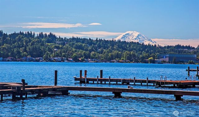 9426 SE 52nd Street, Mercer Island, WA 98040