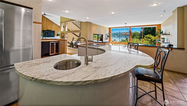 9426 SE 52nd Street, Mercer Island, WA 98040