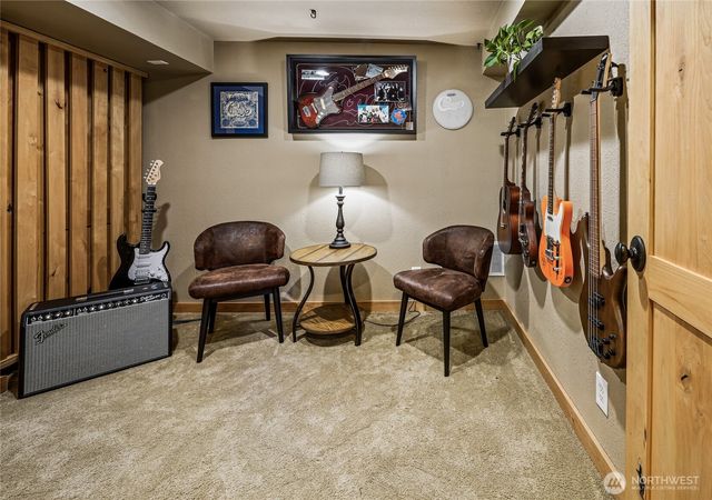 9426 SE 52nd Street, Mercer Island, WA 98040