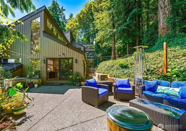 9426 SE 52nd Street, Mercer Island, WA 98040
