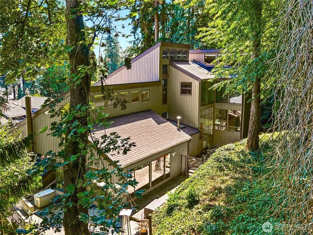 9426 SE 52nd Street, Mercer Island, WA 98040