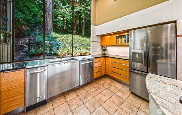 9426 SE 52nd Street, Mercer Island, WA 98040