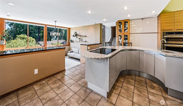 9426 SE 52nd Street, Mercer Island, WA 98040