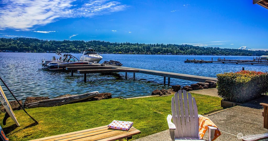 9426 SE 52nd Street, Mercer Island, WA 98040
