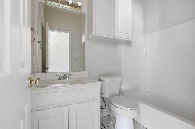 121 Wildwood Court 300, Grapevine, TX 76051