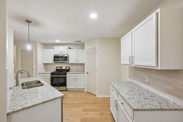 720 Goldenrod ST, Kyle, TX 78640