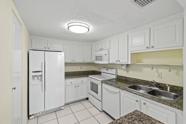 2800 N Ocean Drive A-8b, Singer Island, FL 33404