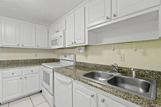 2800 N Ocean Drive A-8b, Singer Island, FL 33404