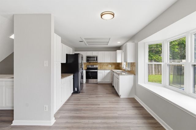 2462 Claremont Drive, Grand Prairie, TX 75052