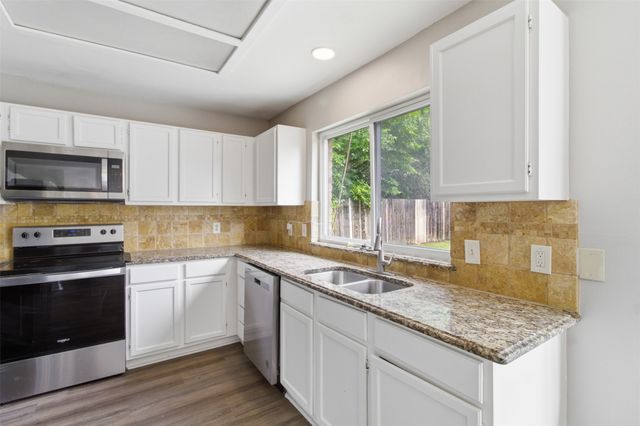 2462 Claremont Drive, Grand Prairie, TX 75052