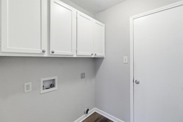 2462 Claremont Drive, Grand Prairie, TX 75052