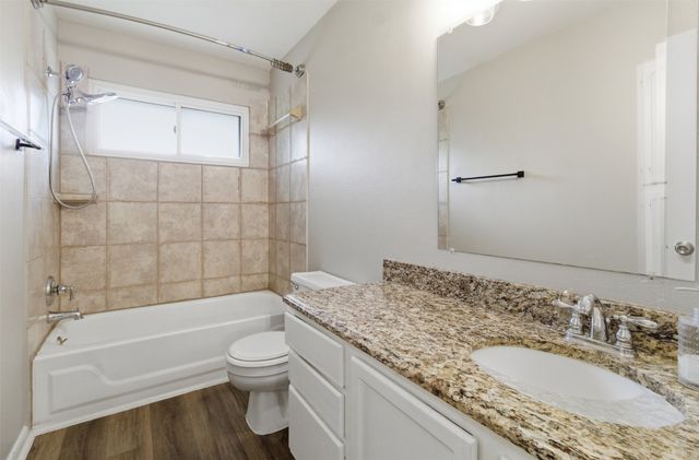 2462 Claremont Drive, Grand Prairie, TX 75052