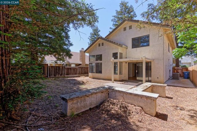 4889 Knollcrest Dr, Antioch, CA 94531