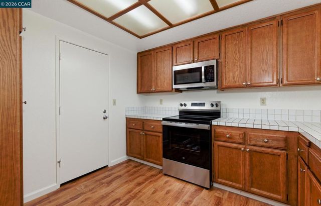 4889 Knollcrest Dr, Antioch, CA 94531