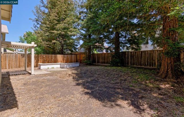 4889 Knollcrest Dr, Antioch, CA 94531