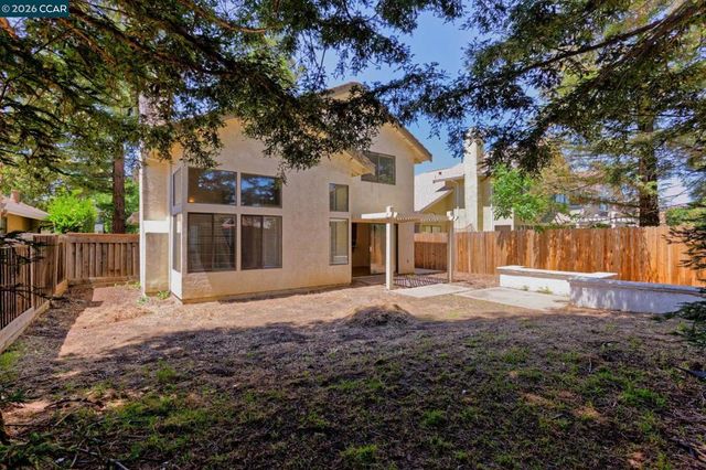 4889 Knollcrest Dr, Antioch, CA 94531