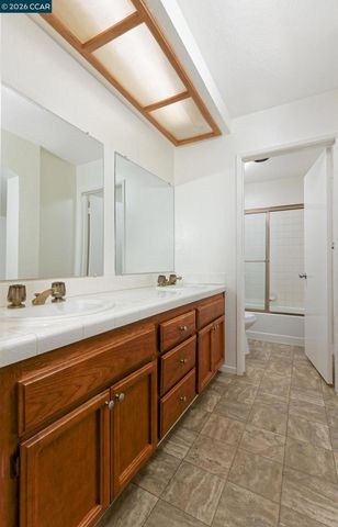 4889 Knollcrest Dr, Antioch, CA 94531