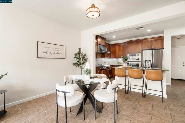 5267 Fioli Loop, San Ramon, CA 94582