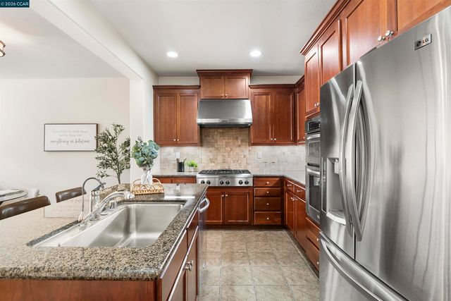 5267 Fioli Loop, San Ramon, CA 94582