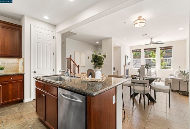 5267 Fioli Loop, San Ramon, CA 94582