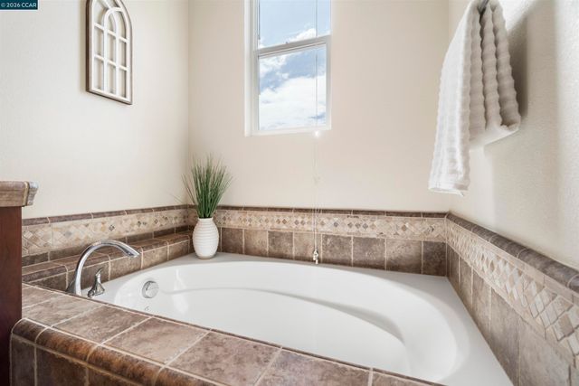 5267 Fioli Loop, San Ramon, CA 94582