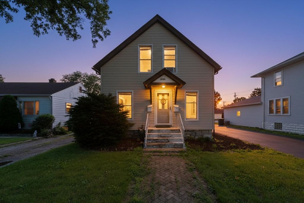 1004 Oakland Avenue, Joliet, IL 60435 — exterior