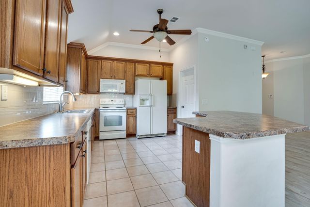 9628 Applewood Trail, Denton, TX 76207