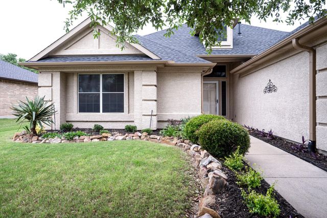 9628 Applewood Trail, Denton, TX 76207