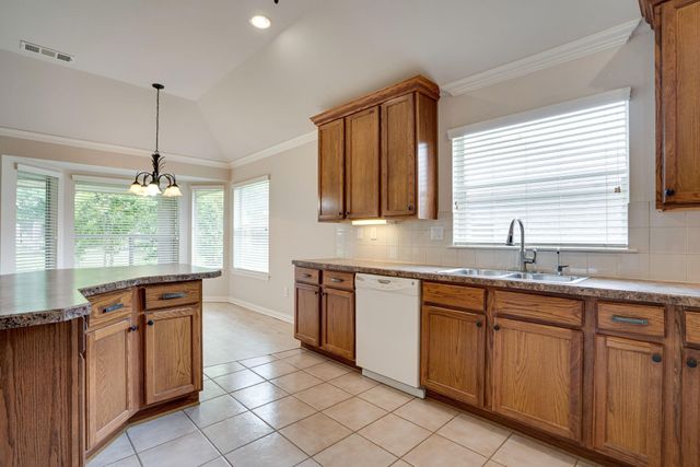 9628 Applewood Trail, Denton, TX 76207