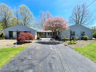 5294 Cottage Drive, Mecca, OH 44410